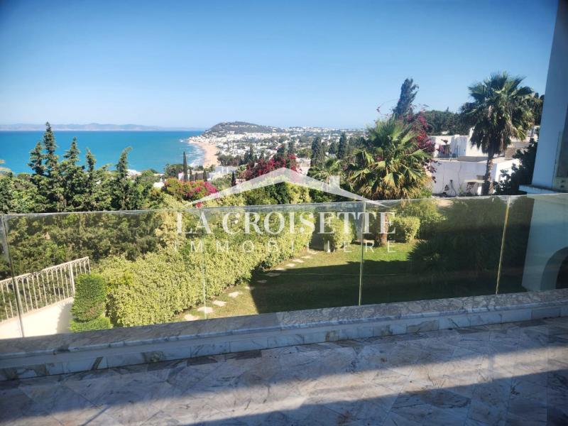 Villa S+4 vue sur mer avec piscine à Gammarth